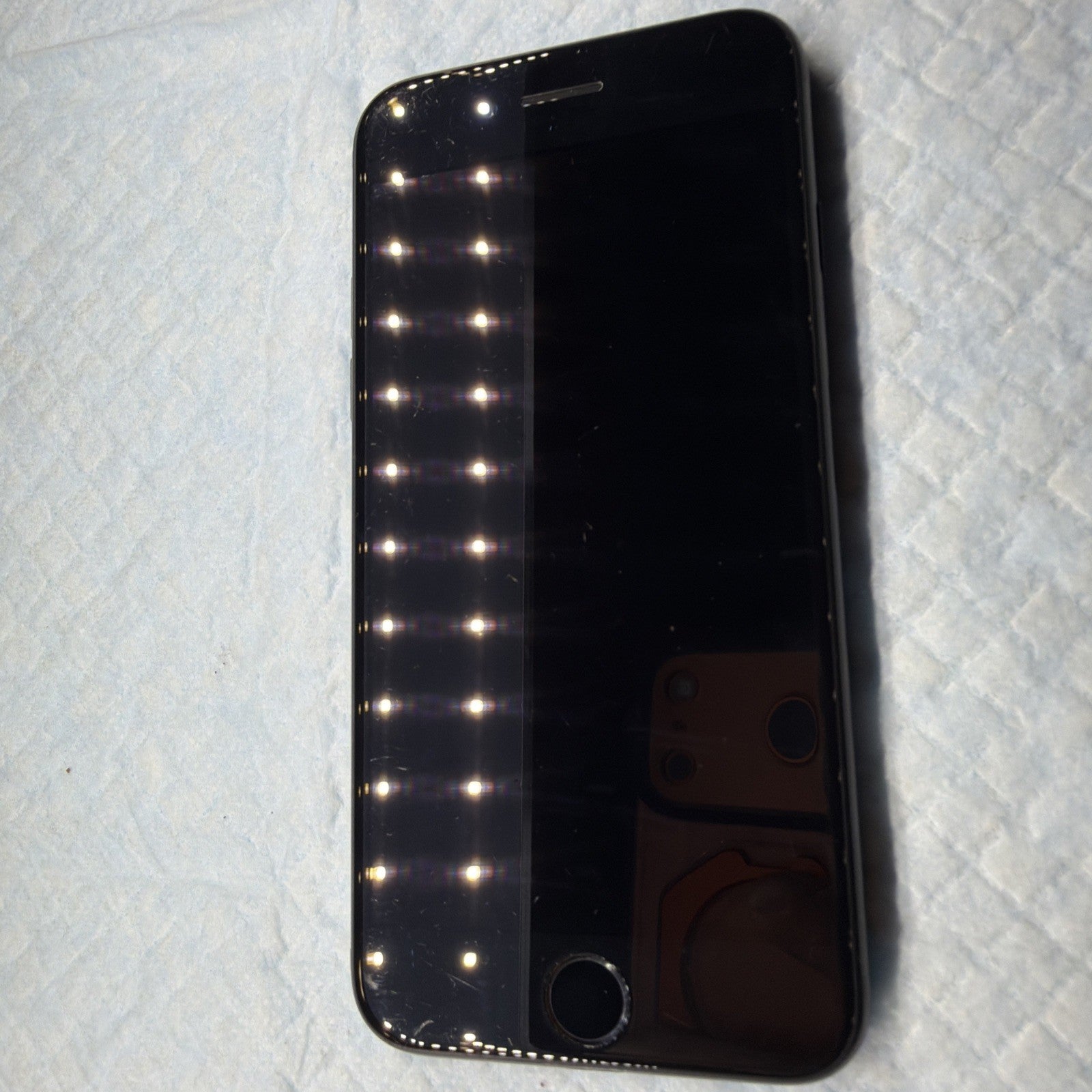 Apple A1660 iPhone 7 Black 32GB Unlocked MNAY2LL/A Battery Health 88%