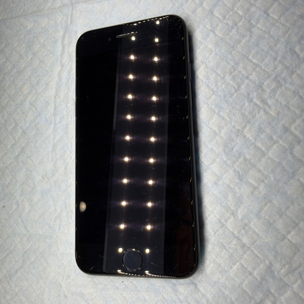 Apple A1660 iPhone 7 Black 32GB Unlocked MNAY2LL/A Battery Health 88%