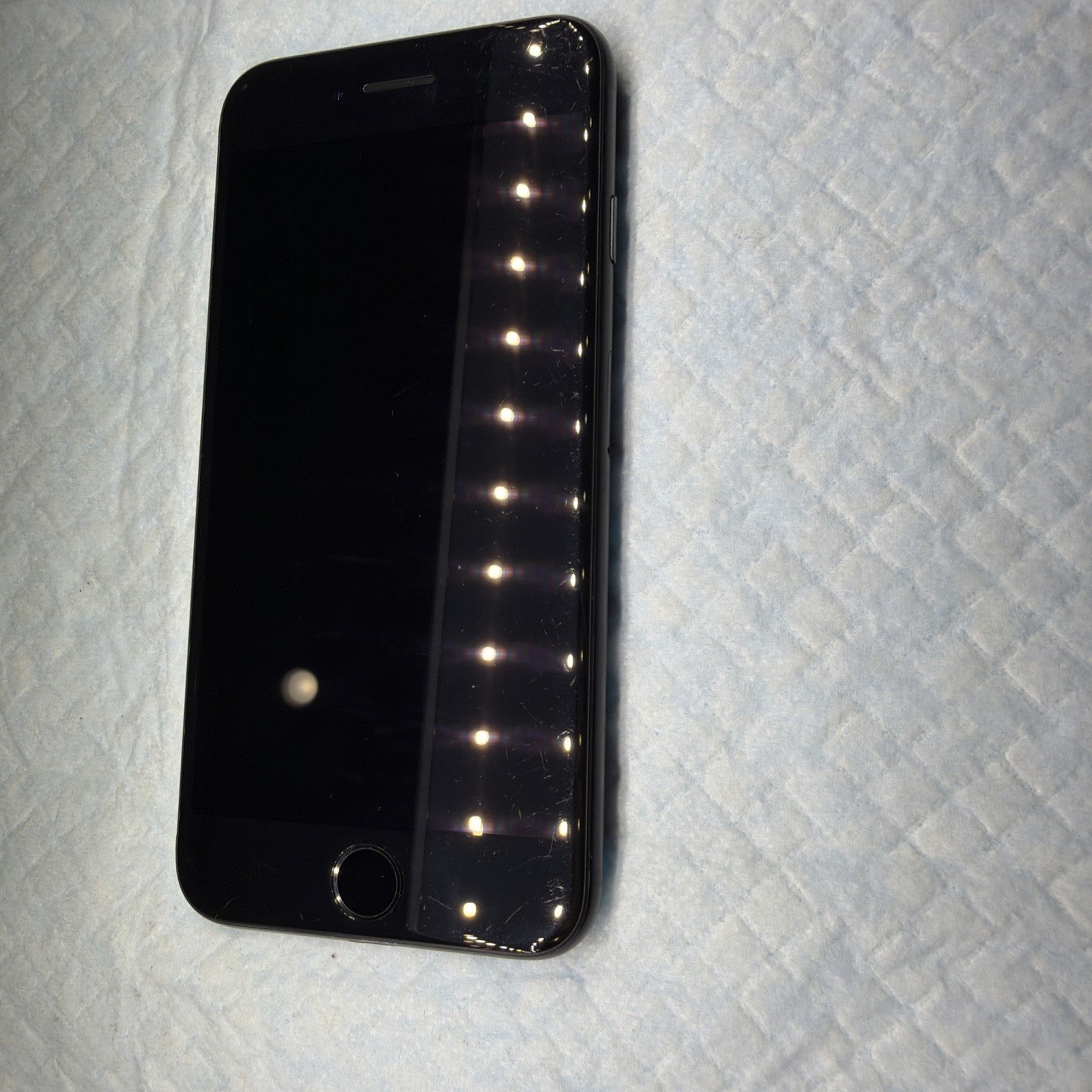 Apple A1660 iPhone 7 Black 32GB Unlocked MNAY2LL/A Battery Health 88%