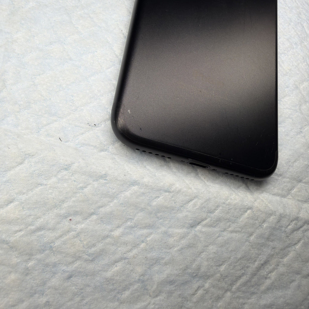 Apple A1660 iPhone 7 Black 32GB Unlocked MNAY2LL/A Battery Health 88%